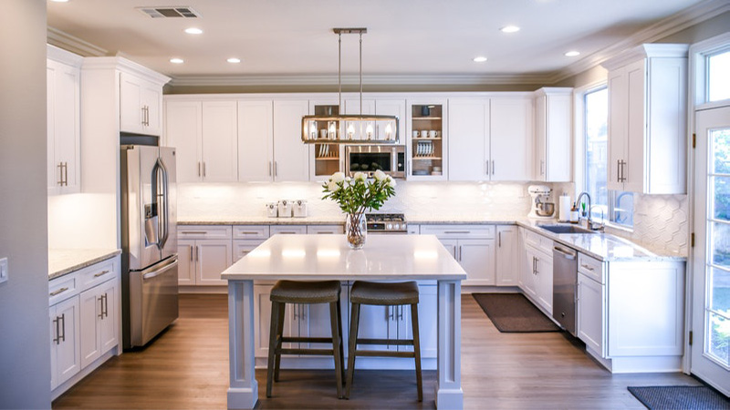 Serveis prova ellementor white wooden cupboards
